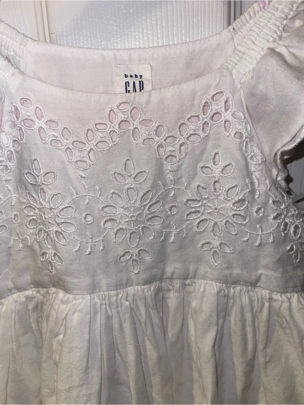 Baby Gap baby girl white dress 12-18 months eyelet flutter sleeves